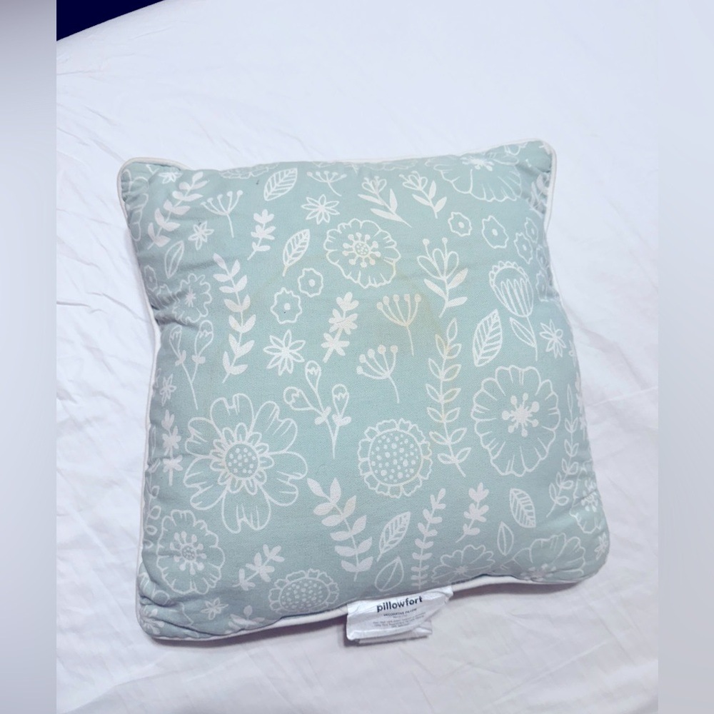 Decorative pillow - Picture 2 of 4